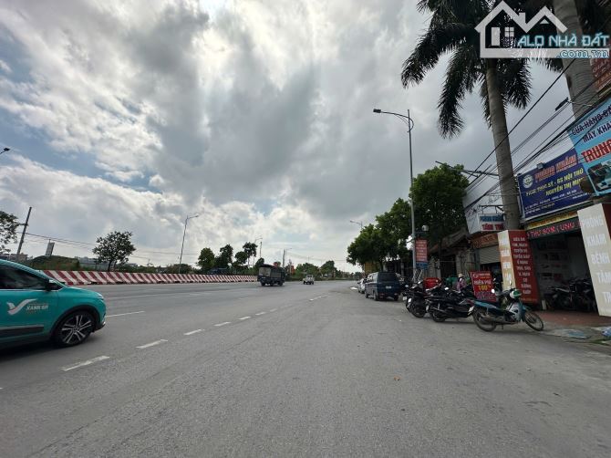 ĐẤT ĐẸP  VUÔNG NHƯ TỜ A4 - ĐƯỜNG THÔNG TỨ PHÍA- SÁT  LỐI RA CỦA CẦU THƯỢNG CÁT-
