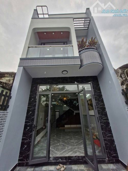 Nhà SHR Tân Hiệp Hoc Mon 3.9x18m nở 4.9m giá 4.5ty