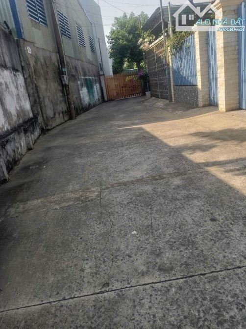Bán gấp đất 240m2 P.Trảng dài, ngang 10m sổ riêng, ô tô, gần chợ trảng dài, chỉ 3ty3