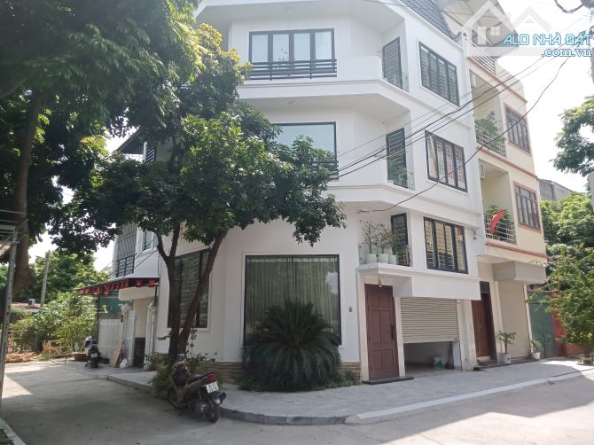 BÁN BIỆT THỰ LÔ GÓC GẦN HỒ THẠCH BÀN, LONG BIÊN, 50m² - 4 tầng, Ô TÔ tránh, hơn 10 tỷ