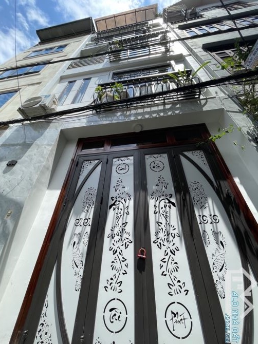 Nhà đẹp phố Hoa Lâm, Việt Hưng 32m2, 5 tầng lung linh, mặt tiền 4,6m, giá chào 6,96 tỷ