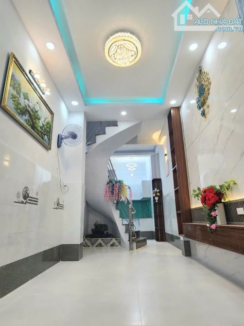 TÙNG THIỆN VƯƠNG QUẬN 8 KẾ BÊN Q5, 4 TẦNG 5PN MỚI TINH NHỈNH 4 TỶ