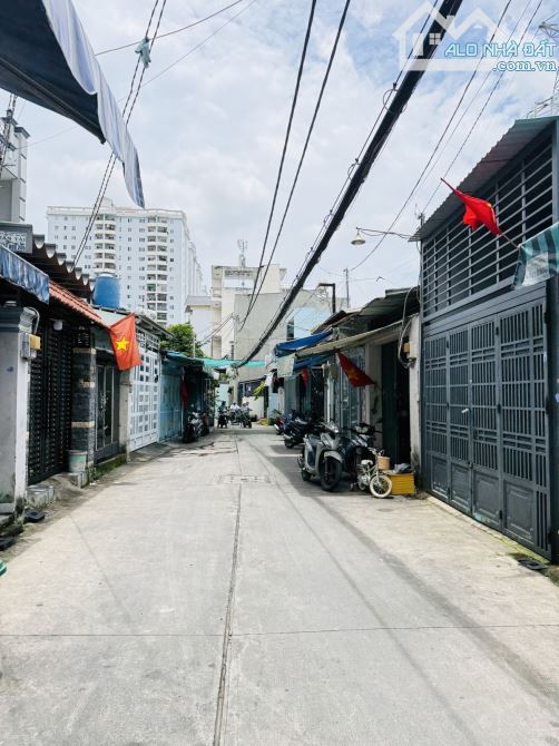 NGUYỄN SƠN – CÁCH HXH 1 CĂN – 3 TẦNG – NỞ HẬU CHỈ 3.9 TỶ
