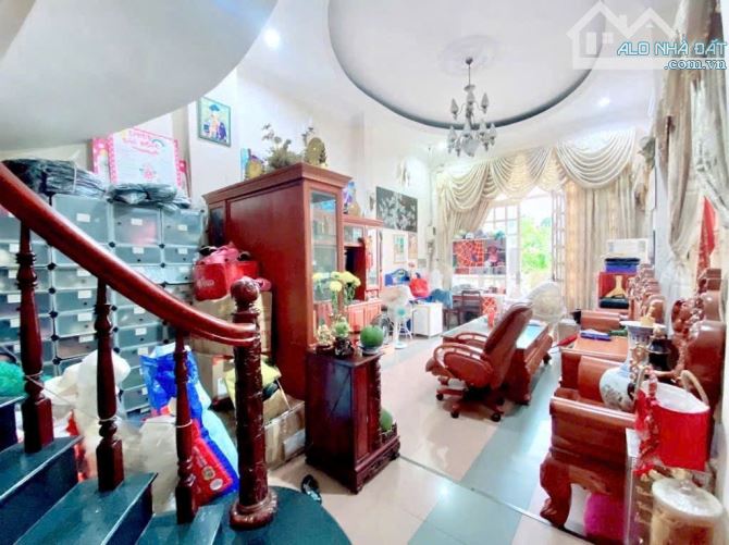 Hàng hiếm P. 24 ra mặt tiền Rạch Xuyên Tâm - Bán Biệt Thự 4 tầng 150m2 - Giá chỉ 146tr/m2