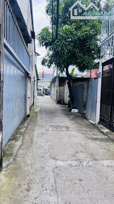 Quốc lộ 1A, Tân Quý Tây, Bình Chánh. DT 5 x 16,5 có 3PN. Giá 3,75 tỷ TL.  XE HƠI ĐỖ CỬA +