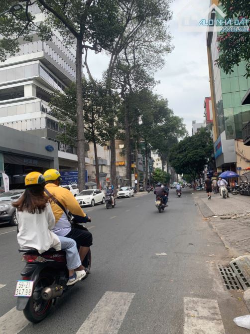 Bán nhà 2MT Thống Nhất P11 Gò Vấp, DT 20x50m nở hậu, CN 1081.6m2, Giá 122 tỷ
