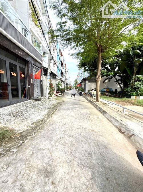 Cần bán nhà phố cao cấp khu Omely Đào Tông Nguyên, NB, Dt 6x14m. Giá 8,4 tỷ