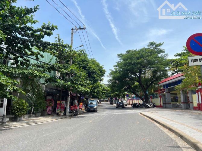 Bán tòa căn hộ 3 tầng Ngũ Hành Sơn 240m2 Lê Văn Hiến nhỉnh 17 tỷ thương lượng