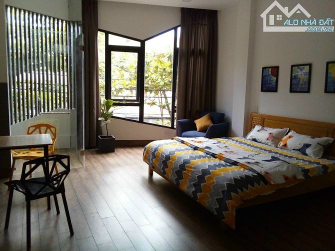 *Bán nhà 3 tầng đường An Xuân 1, đối diện công viên, dt 100m2, giá 7,2 Tỷ