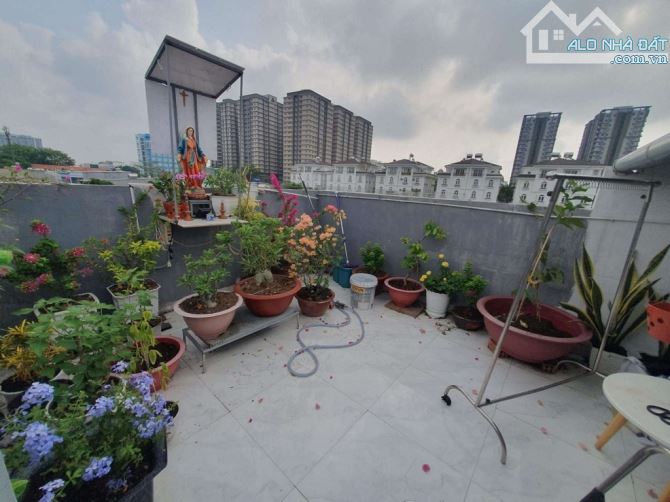 Bán nhà hẻm 103 Nguyễn Thị Thập P Tân Phú Quận 7. 30m2
