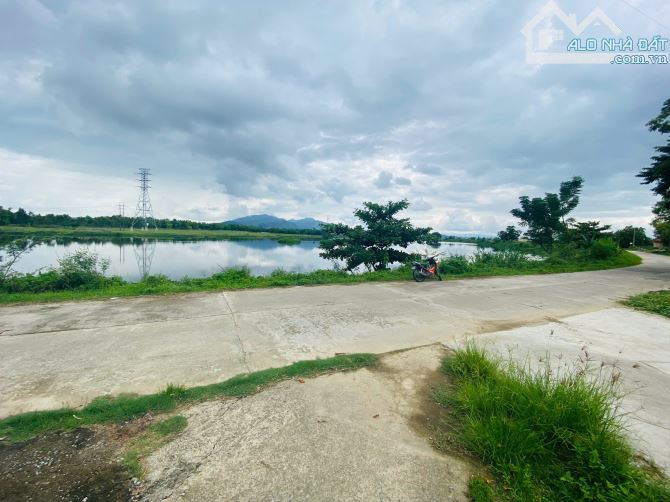 Cần bán 260m2 hướng sông cận Đô thị Nam Phước giá tốt
