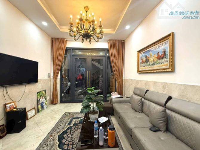 Mỹ Đình - 5 tầng dân xây - 50m ô tô - ô chờ thang máy - 8 tỷ năm