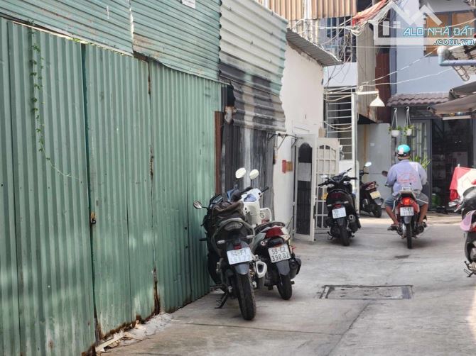 Bán đất hẻm 44 đường số 79 P Tân Quy Quận 7. 74m2
