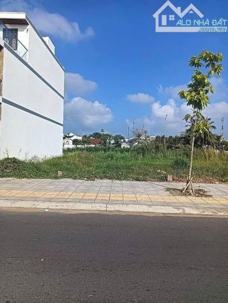 NGỘP NGÂN HÀNG – CẦN BÁN GẤP LÔ ĐẤT SAU LƯNG CHỢ ĐỨC HÒA 5x21=105m2 GIÁ 890TR