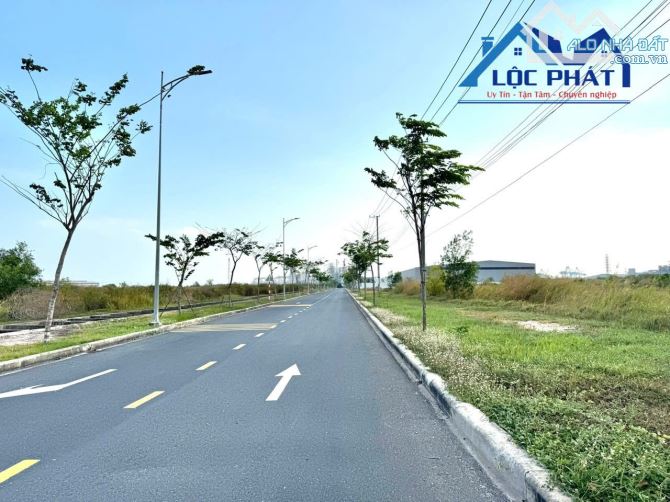 Bán đất SKK xây dựng xưởng 10.000m2 giá chỉ 36,2 tỷ. KCN Bà Rịa Vũng Tàu