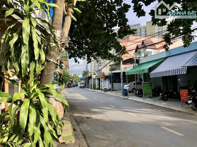 Bán Nhà mặt tiền Trần Thị Hè, Hiệp Thành, DT: 4.6x24m, giá 6.5 tỷ tl