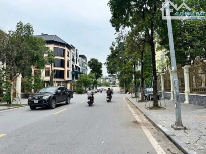 Rẻ nhất thị trường! Bán TT KĐT Văn Phú 90m x 5T x 18,x Tỷ, Phân lô, vỉa hè, ô tô tránh.