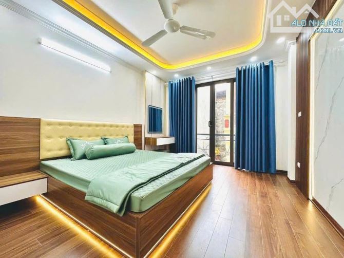 BÁN NHÀ PHỐ ĐÔNG THIÊN DT 42MX 5 TẦNG, NHÀ MỚI, 10 TỶ