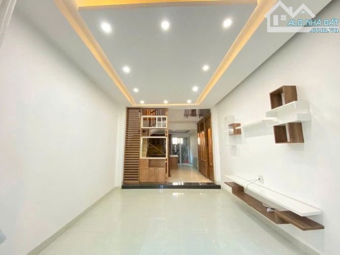 NHÀ 3 TẦNG – 3 MÊ – Ô TÔ ĐỖ CỬA - CHỈ NHỈNH 6 TỶ XÍ XI