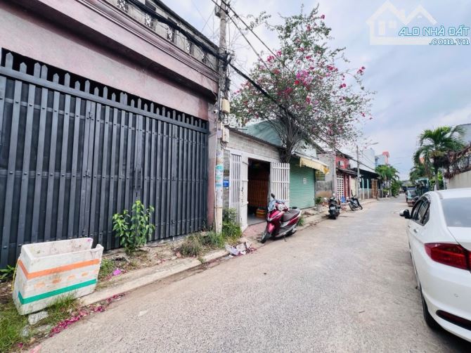nhà đẹp xe hơi ngủ nhà , chính chủ một đời