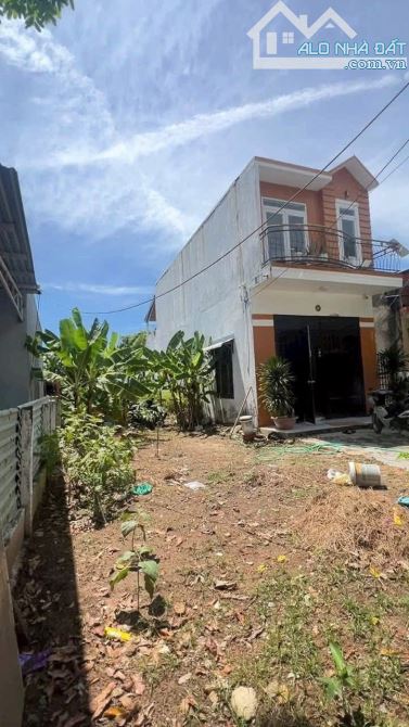 MẶT TIỀN ĐƯỜNG 33 M NGUYỄN VĂN CỪ KHU LÀNG VÂN.