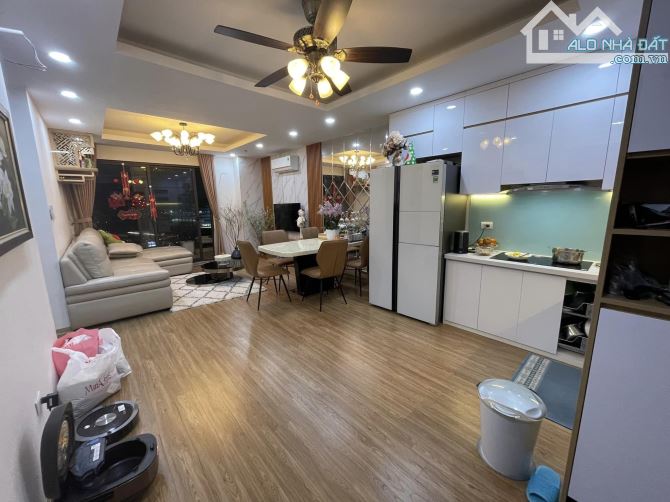 Chất! chung cư  KĐT Trung  Hòa Nhân Chính 68m2, 2 ngủ, 2 vs  chỉ 4.X tỷ