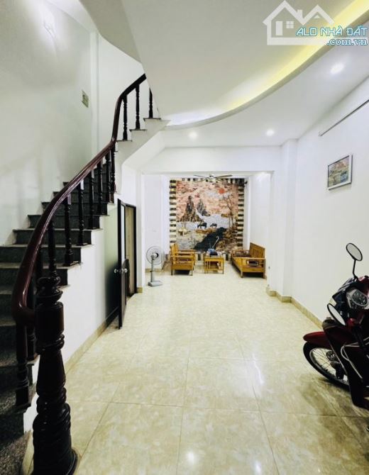 💥🏡NHÀ DÂN XÂY TÂY HỒ- NGÕ 603 LẠC LONG QUÂN 3 Ô TÔ TRÁNH - 42m2- 8,3 TỶ💰