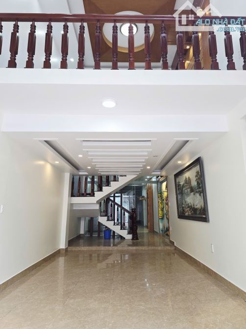 Siêu Phẩm 97m2 Nhà 5 Tầng Ô tô đỗ cửa- An Trực, Sở Dầu, Hồng Bàng, Hải Phòng chỉ 6,6 Tỷ