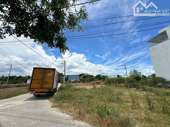 BÁN LÔ ĐẤT THỔ CƯ 100% , ĐƯỜNG RỘNG 5m , GẦN ĐƯỜNG D30, GIÁ 2 tỷ 100 triệu