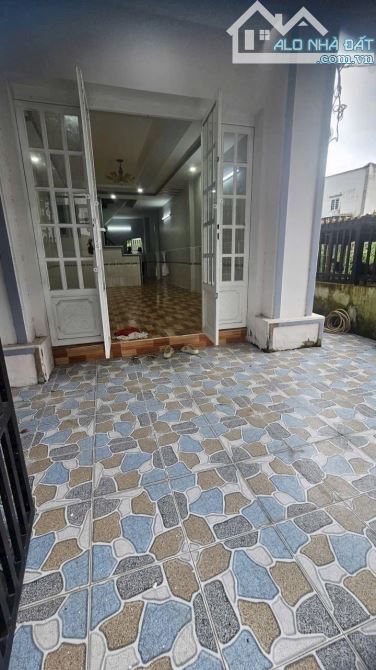 Bán Nhà giáp Q8, 5 x 19m, SHR gần cầu ông Thìn QL50