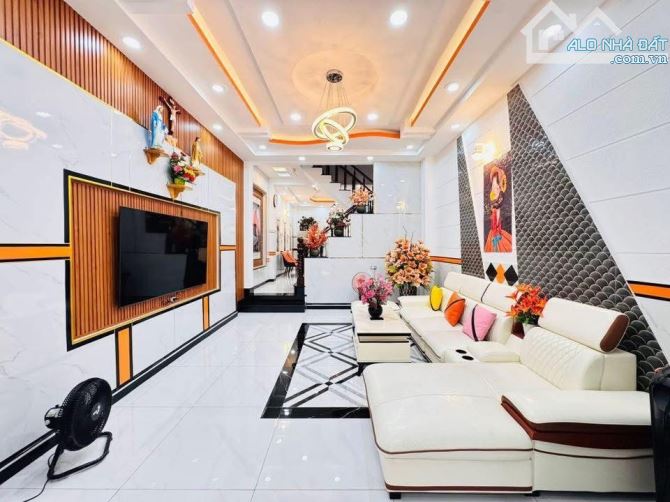 MỄ TRÌ - 38M x 5 TẦNG - MT 5.1M - NHÀ DÂN XÂY - Ô TÔ CÁCH  10M - FULL ĐỒ - Ở NGAY.