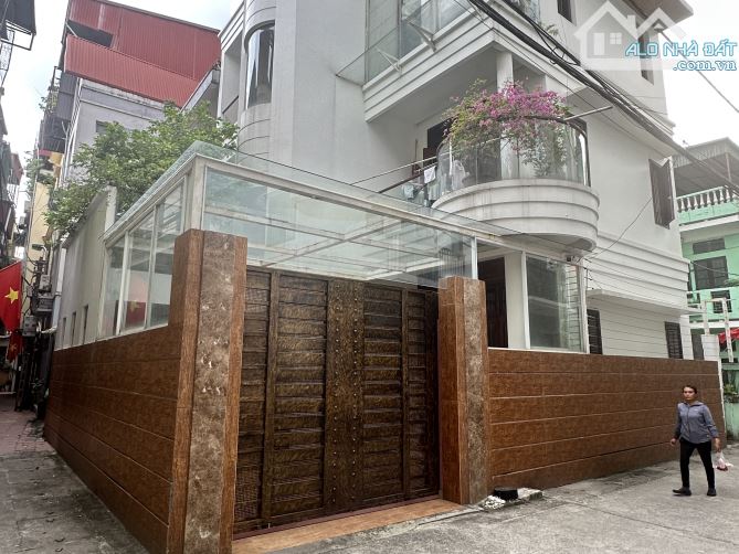 Biệt Thự VIP Hoàng Quốc Việt, Lô Góc Cực Thoáng, DT 135M2, MT 12M, Giá Chỉ 43 Tỷ - 4