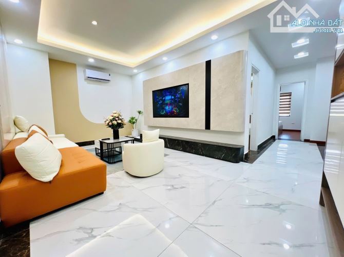 Chung cư 3PN 2WC, KĐT Nam Trung Yên, ô tô chạy vòng quanh, hướng Đông Nam, tiện ích đầy đủ