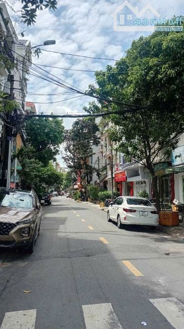 MẶT TIỀN KHU K300 - NGANG KHỦNG 6.7M - 4 TẦNG - NGAY NHÀ GA T3 - GIÁ 22.X TỶ