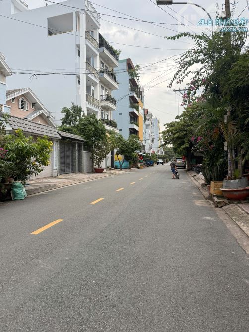 BÁN NHÀ TÂN PHÚ, MẶT TIỀN  ĐÔ ĐỐC LONG GẦN ĐỘC LẬP, 4X20M. TIỆN XÂY MỚI