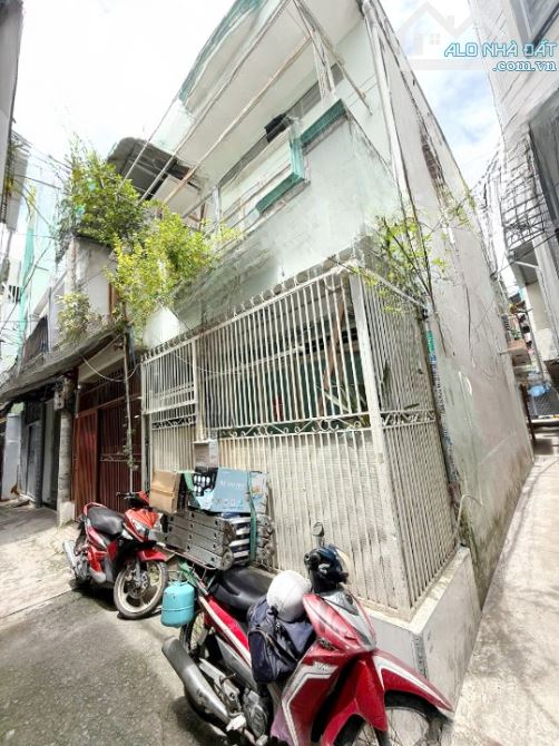 Căn góc hẻm thông 28C DƯƠNG BÁ TRẠC P. Chánh Hưng. Giá 4,68 tỷ TL
