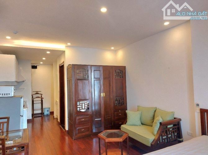 Bán nhà Hàng Chuối, DT 72m x 8 tầng thang máy, mặt tiền 3.8m, dòng tiền 150 triệu
