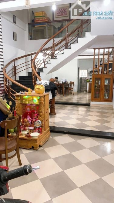 🔥 Nhà 3 tầng mặt tiền đường Hoà Minh , gần biển Nguyễn Tất Thành, Q. Liên Chiểu.
