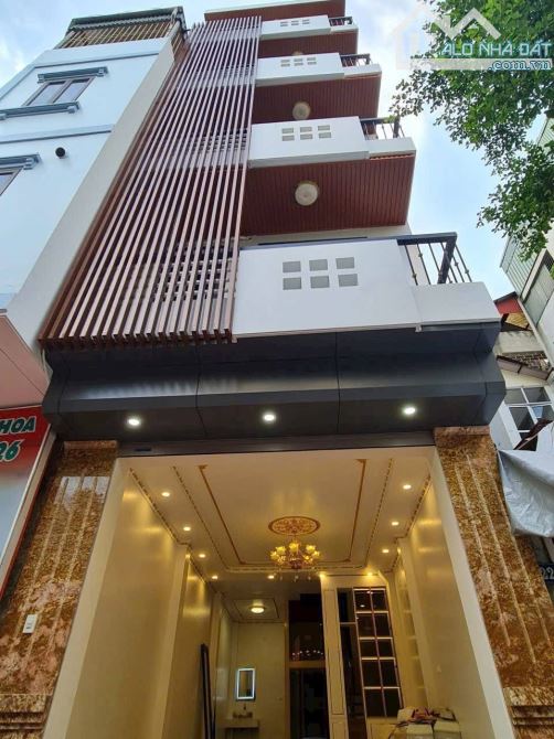 Chính chủ gửi bán siêu phẩm nhà mặt phố Nguyễn Viết Xuân . Hà Đông. 40M giá 21 tỷ