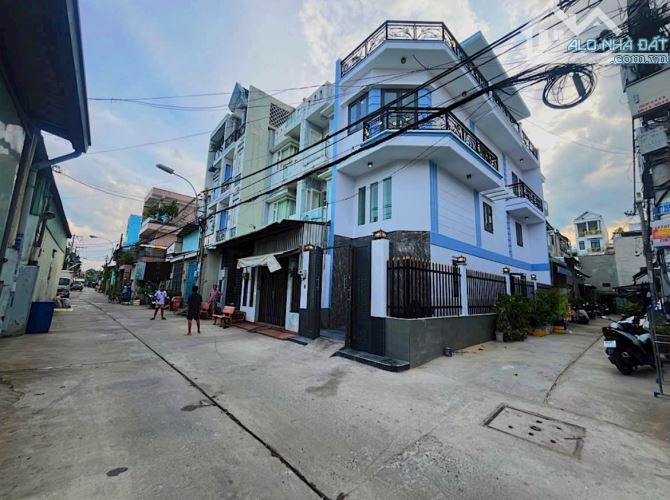 Nhà 3 tấm góc 2mt khu VIP mã lò,hương lộ 2