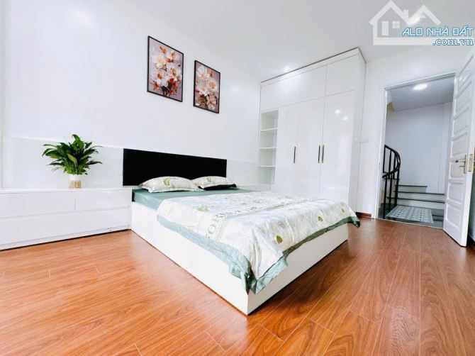 BÁN NHÀ VÕ CHÍ CÔNG, CẦU GIẤY, 2 MẶT THOÁNG, BA GÁC ĐỖ, DT 35M2*5 TẦNG*GIÁ 7,8 TỶ