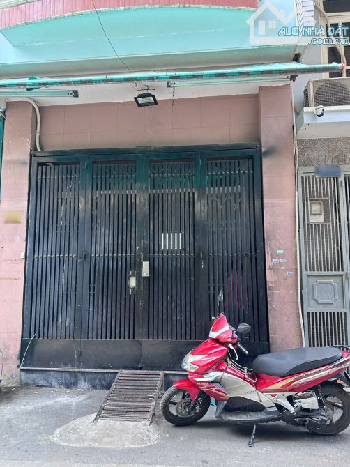 Nhà 4x12m HXH 109 Dương Bá Trạc P1Q8, Giá : 9.8 Tỷ (T/L)