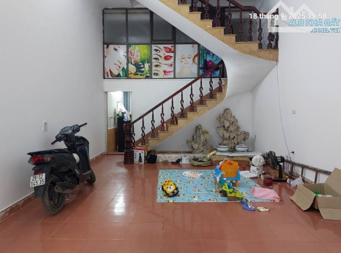Mặt phố Vân Nội, chủ nhờ bán nhà, 65m2, mt5m, 4T, 4N, 1 gác xép, 12, x... tỷ, Đông Anh.