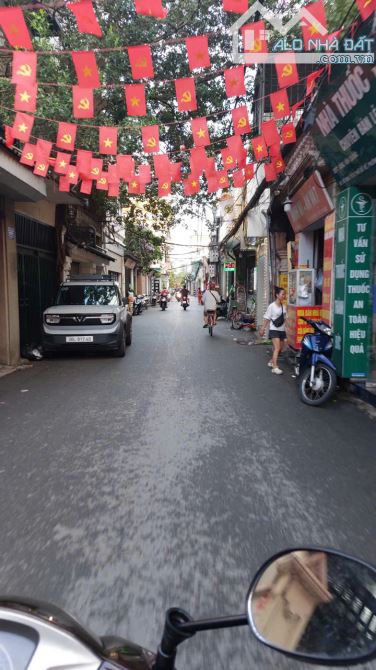 Bán nhà phố Bồ Đề 45m2-4T, dân xây, sổ đẹp như tờ A4, ngõ nông ô tô, gần Bệnh viện Tâm Anh