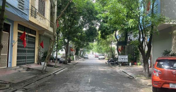 Bán đất Nguyễn Khuyến 215m2 mặt tiền rộng khách du lịch đông số đẹp 80 tỷ