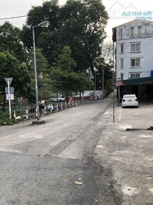 Bán Nhà C4 Nguyễn Khoái, 82M- Ngõ Thông Ô tô vào nhà 4.1 Tỷ(TL)