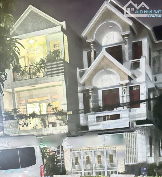 Bán nhà mt 3 tầng đông hoà gần bigc  va trung tâm HC