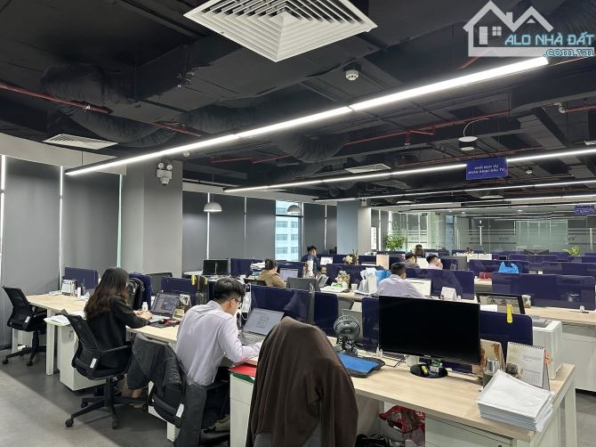 Bán toà văn phòng hạng B lô góc 2 mặt phố- Phố Huế- Đại Cồ Việt- 525m2- 12 tầng giá 5XX tỷ