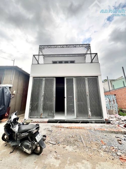 HƠN 5 TỶ - TỈNH LỘ 10-127 M2 - NGANG 6M - 2 TẦNG MỚI - ĐƯỜNG NHỰA 8M KHU PHÂN LÔ CAO TẦNG-