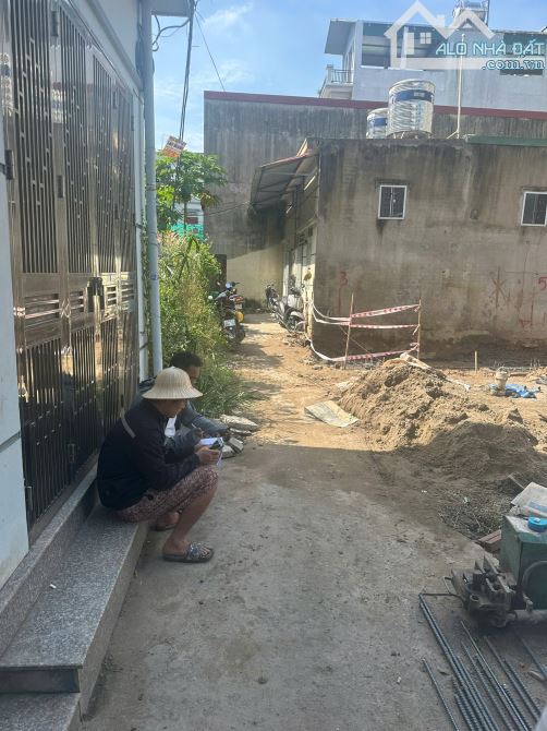 Cần bán 50m2 đất cửu việt 2 thị trấn Trâu Quỳ, giá 155tr/m2.